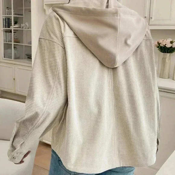 Apricot Casual Women's Flap Pocket Drop Shoulder Drawstring Hooded Jacket - Picture 2 of 6